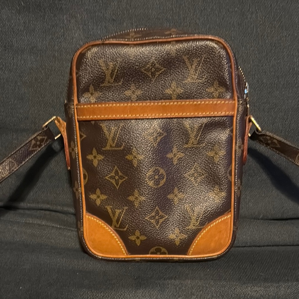 Louis Vuitton Brown Monogram Danube Bag with COA great condition make an offer